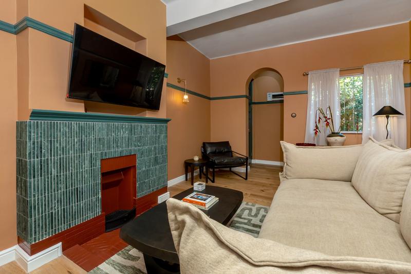 2 Bedroom Property for Sale in Sea Point Western Cape